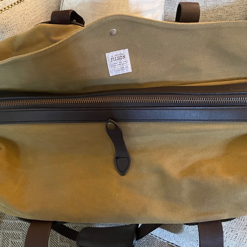 LARGE RUGGED TWILL FILSON DUFFLE BAG